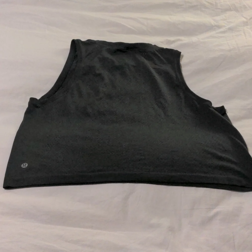 Lululemon Breeze By Muscle Crop Tank *lululemon Black / Black size 10 - Picture 7 of 7